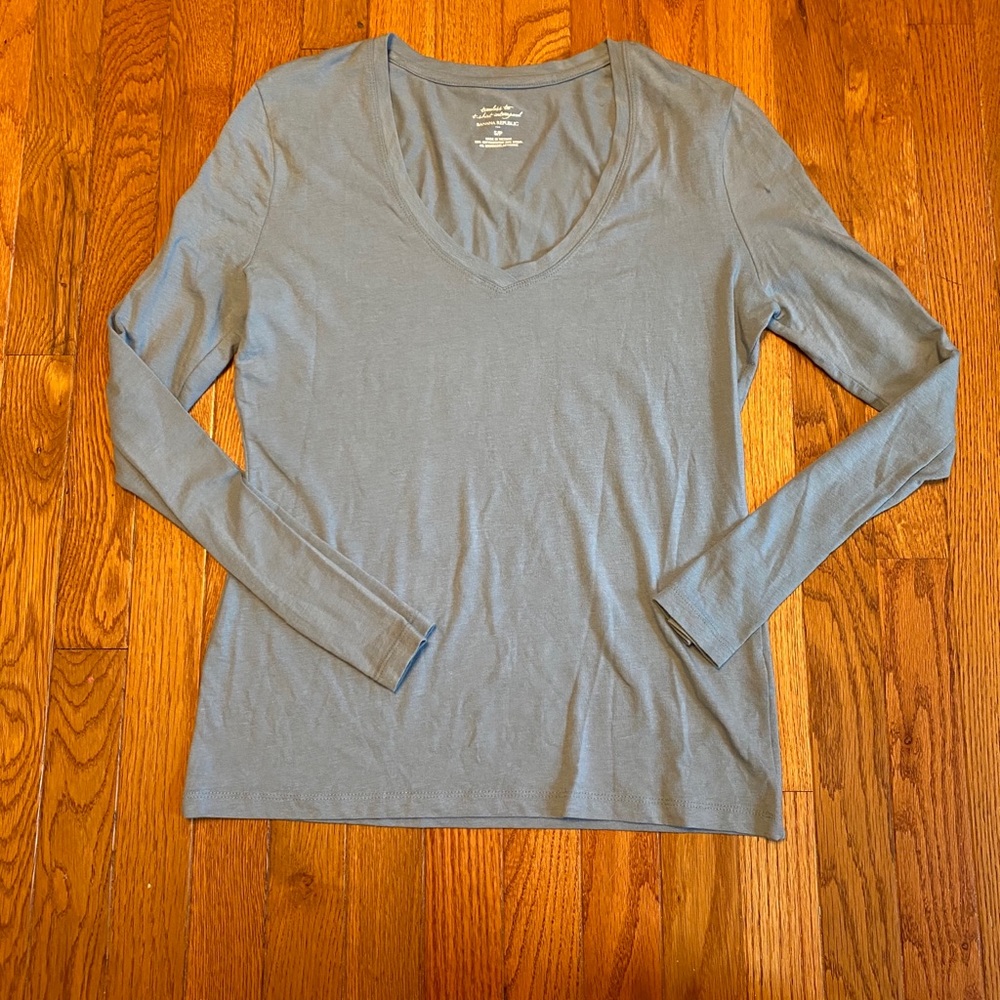 Banana Republic long sleeve tee
